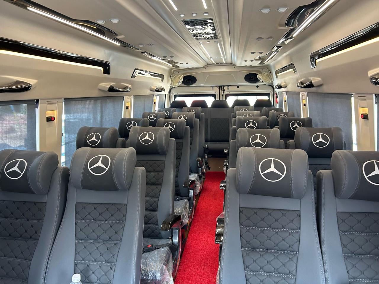 hire tempo traveller in delhi