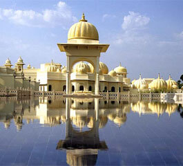 tempo traveller hire in delhi